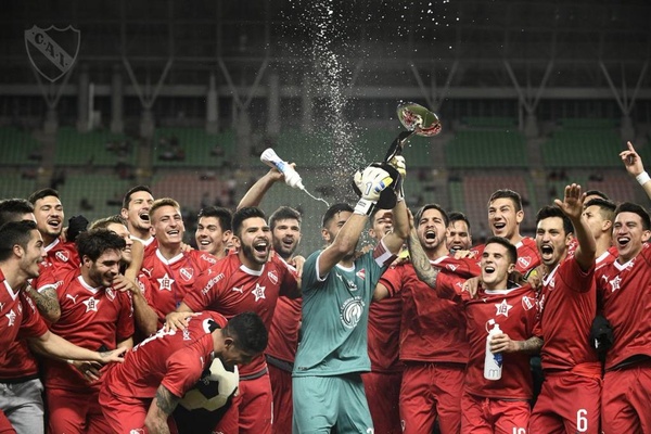 Jugadores De Independiente Celebrando El Titulo De La Copa Suruga Bank Twitter Independiente